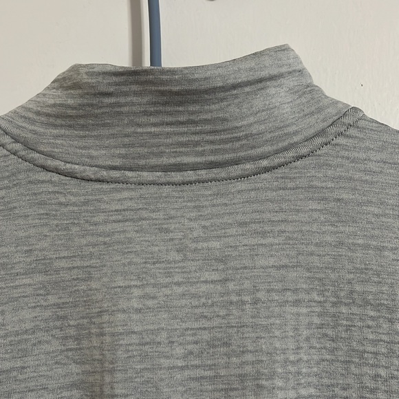 Nike Dri-fit Long Sleeve Top Size XS Light Gray-Like New!Work Out/Trips/Travel! - Picture 8 of 10